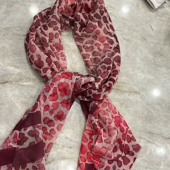 Tory Burch | Watercolor Leopard Print Scarf | Multicolor Pink - Picture 2 of 4